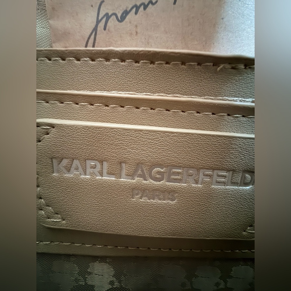 🕶️ Karl Lagerfeld Paris Maybelle Logo Camera Bag – White  NWOT w/ coin pouch - Picture 9 of 13